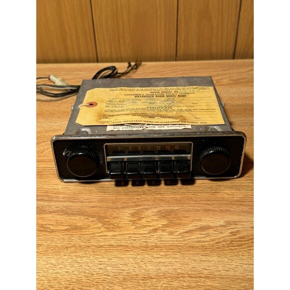 Vintage Volkswagen VW Beetle Bus SAPPHIRE IX Car Transistor Radio Stereo Tested - Picture 1 of 11